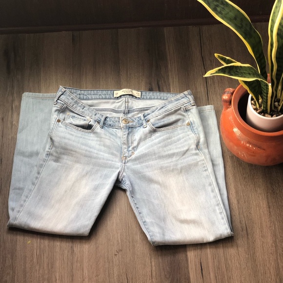 A&F light wash jeans no rips or distress - Picture 7 of 8